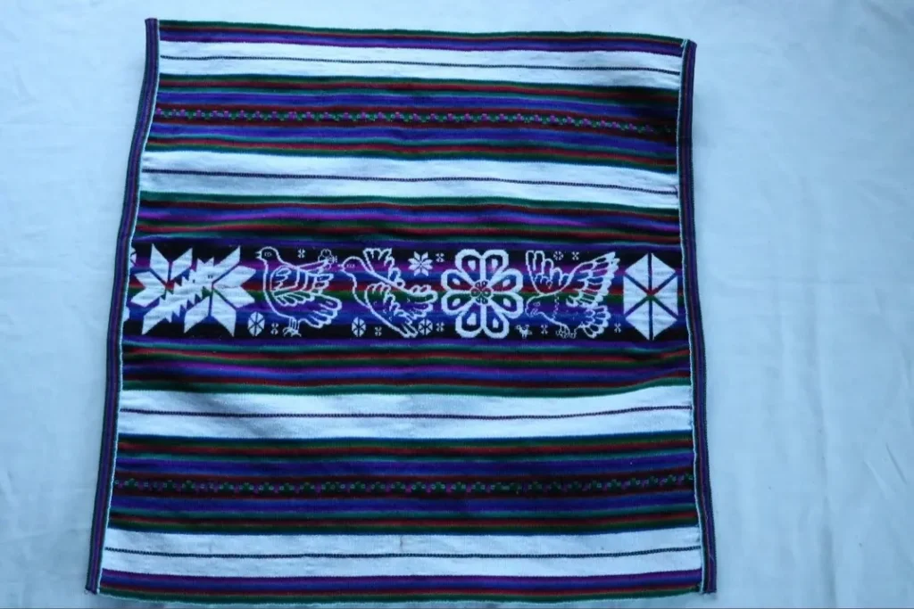 Taquile Lodge Tienda Posa Plato 10